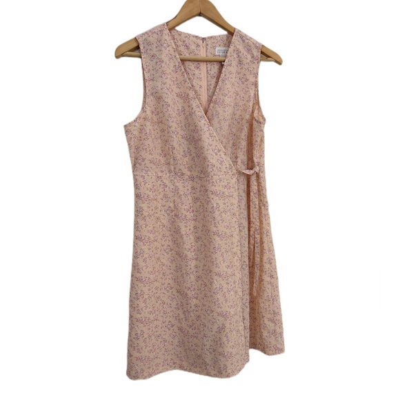 Ladies V-Neck, Sleeveless, Floral Skort Jumper by Express - Picture 4 of 5